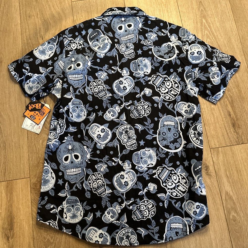 Rugby Men's Short Sleeve Button Down‎ Blue Skull Shirt Medium NEW Halloween - Picture 5 of 8